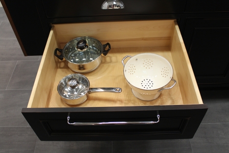 Pots and pans drawer